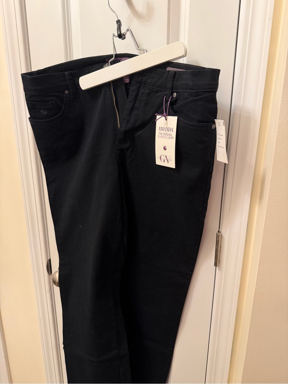 Gloria Vanderbilt Amanda Straight-Leg Jeans in Black